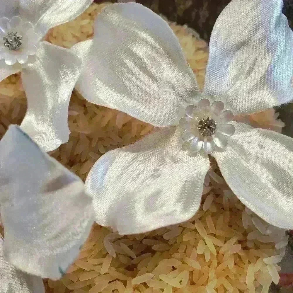 Haor pins for  special occasions - Picture 4 of 6